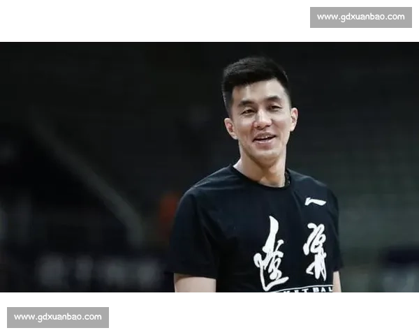 激烈对决:篮球赛场上球队拼搏与精彩瞬间全记录 激烈对决:篮球赛场上球队拼搏与精彩瞬间全记录